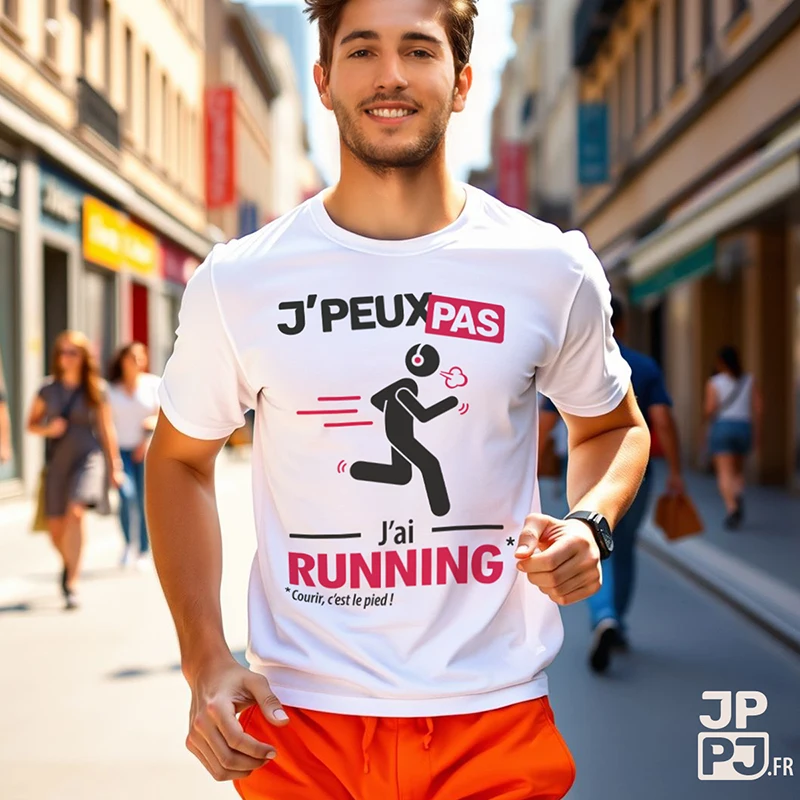 Un jeune homme qui court avec le t-shirt Je peux pas, j'ai running !