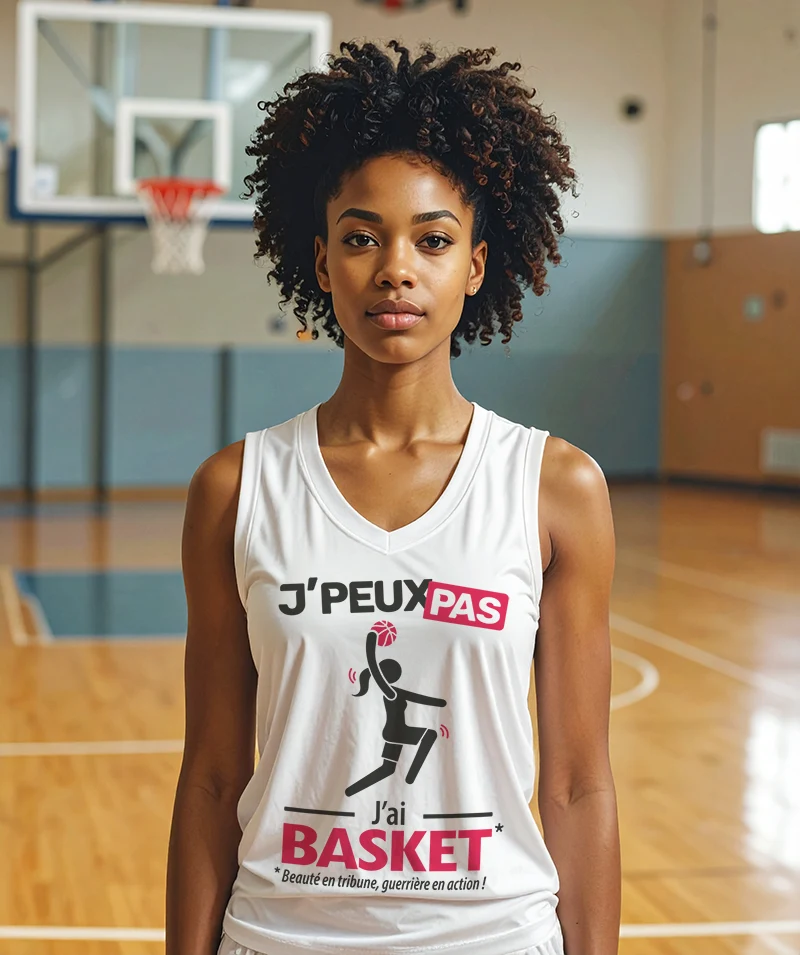 Basketteuse qui porte le t-shirt femme sans manche j'ai basket