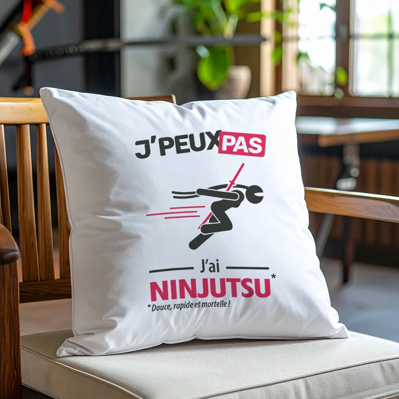 Coussin cadeau pour les ninjas avec design version femme 'Je peux pas, j’ai ninjutsu'