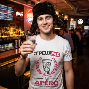 T-shirt à offrir 'Je peux pas, j’ai apéro' pour homme qui aime la vodka