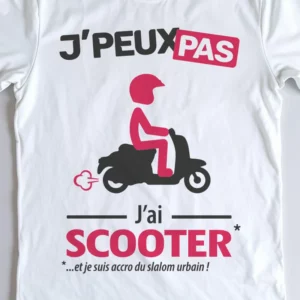 Design homme « Je peux pas, j’ai scooter » pour les amateurs de mobilité urbaine et de liberté en ville.