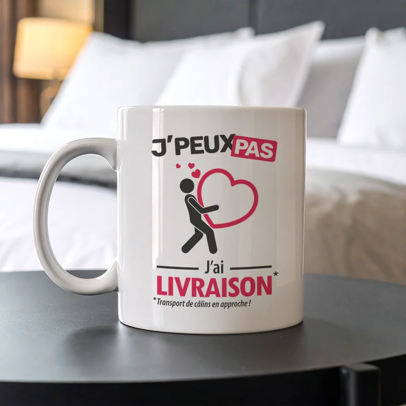 Mug et goodies anniversaire 'Je peux pas, j'ai livraison' version homme câlineur
