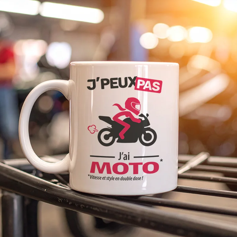 Avec ce mug moto sportive « Je peux pas, j’ai moto », démarre chaque journée en mode full gaz.